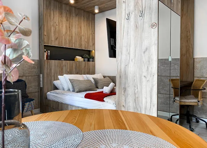 Beautiful Studio For Couples With Air Conditioning - Old Town & Main Station